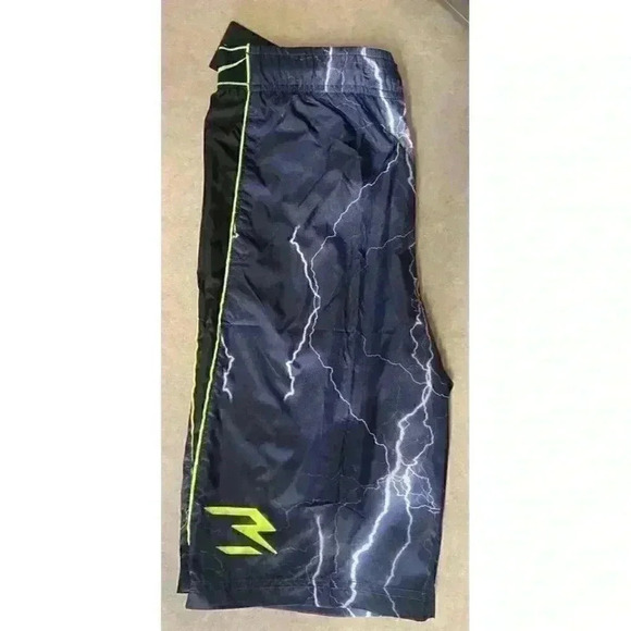 Boys size XL nike shorts with drawstring NEW - Picture 3 of 6
